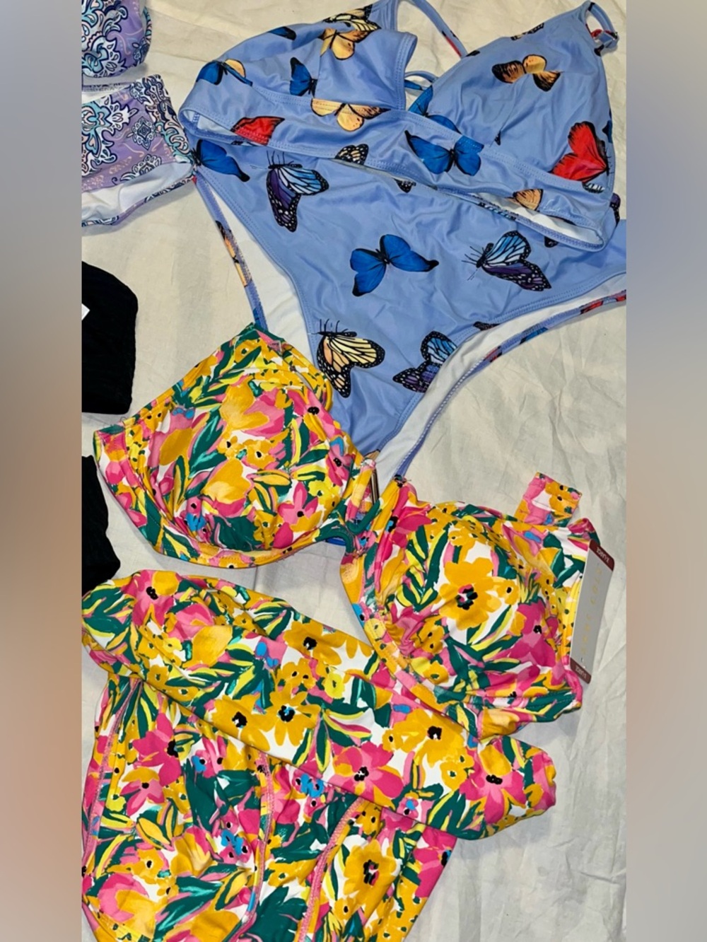 Lot of XL various styled bathing suits - Picture 2 of 12